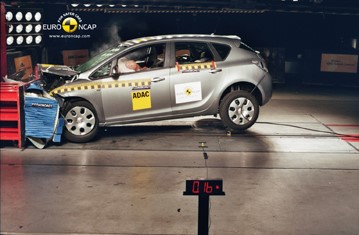 Краш тест Opel Vauxhall Astra